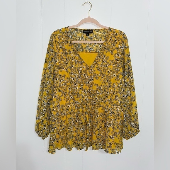 LANE BRYANT *NWOT* Flower Flowy Blouse Women’s Plus size 18 - Picture 2 of 7